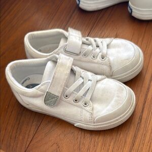 FootMates White Velcro Sneakers with Glossy Finish
